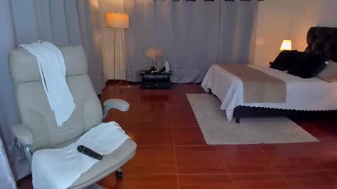 Karlita online show from 02-12-26, 05:02