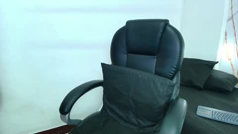 karla_hilton1 online show from 02-20-26, 04:51