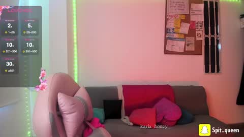 Snapshot of karla_honey_ chatting on 06-23-26, 01:31 Karla online show from 06-23-26, 01:31