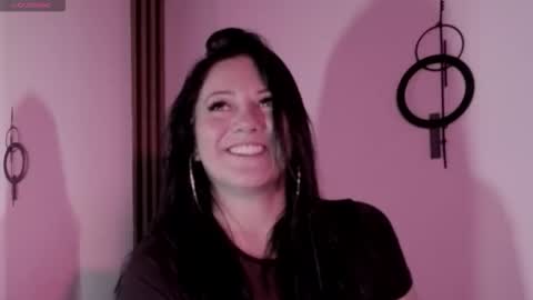 Snapshot of karla_valk1 chatting on 10-02-25, 12:28 karla online show from 10-02-25, 12:28