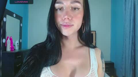 Snapshot of karla_zambrano chatting on 04-20-26, 05:43 karla online show from 04-20-26, 05:43