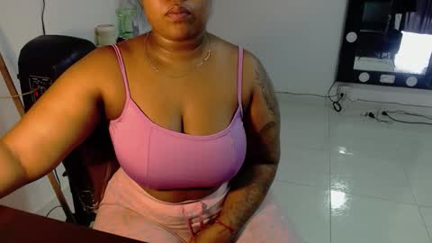 Snapshot of karlaluann chatting on 11-13-25, 02:49 karlaluann online show from 11-13-25, 02:49