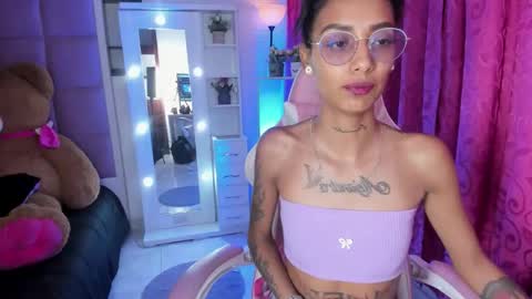 karlaslutskinny__ online show from 04-18-26, 07:40