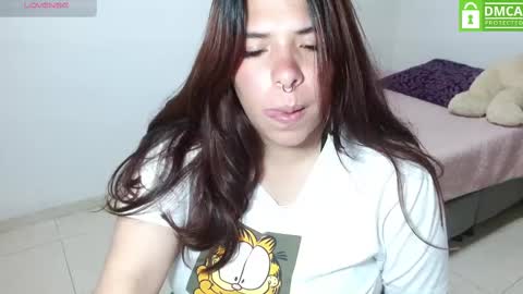 Snapshot of karlathompson chatting on 10-30-25, 12:12 Karla online show from 10-30-25, 12:12