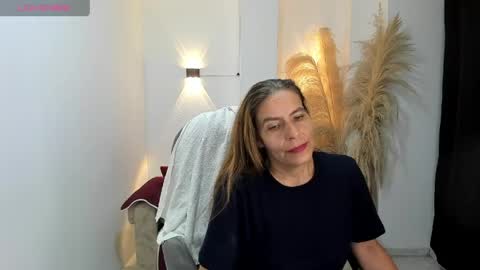 Snapshot of karlye_hot chatting on 06-05-26, 02:40 KARLYE online show from 06-05-26, 02:40
