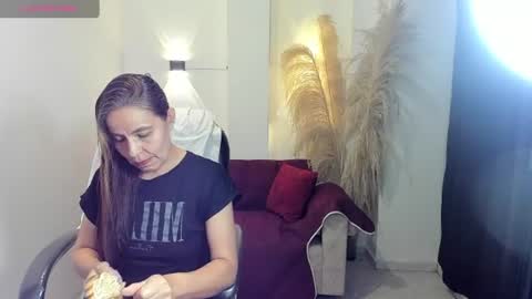 Snapshot of karlye_hot chatting on 06-12-26, 02:21 KARLYE online show from 06-12-26, 02:21