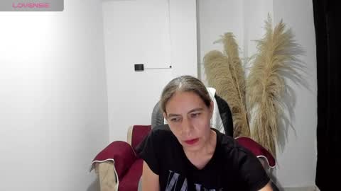 Snapshot of karlye_hot chatting on 06-17-26, 02:58 KARLYE online show from 06-17-26, 02:58