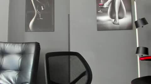   online show from 11-24-25, 05:45