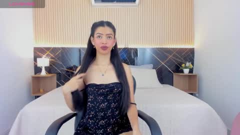 karol_cortes online show from 12-16-25, 06:46