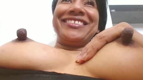 Snapshot of karol_ebony chatting on 12-20-24, 05:36 karolina online show from 12-20-24, 05:36