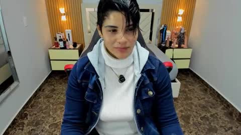 Karol and Luna online show from 12-16-25, 07:30