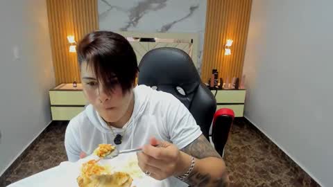 Karol and Luna online show from 02-17-26, 07:42