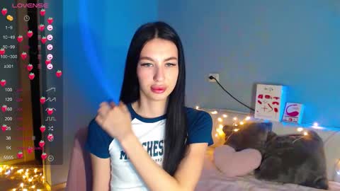 Kira online show from 10-20-25, 01:50