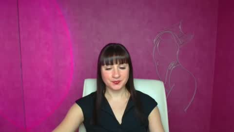 Snapshot of karolina_mia chatting on 12-22-24, 09:55 Caroline online show from 12-22-24, 09:55