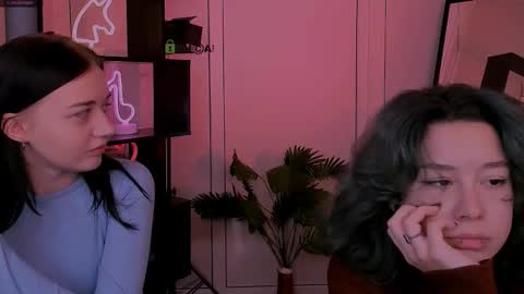 Snapshot of karolina_vendi chatting on 11-06-25, 12:06 karolina_vendi online show from 11-06-25, 12:06