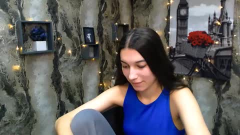 Karolina online show from 02-12-25, 10:03
