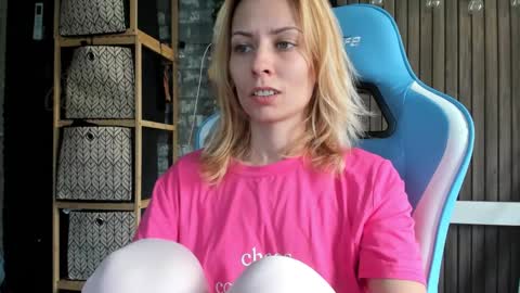 karoline121 online show from 09-26-25, 10:52