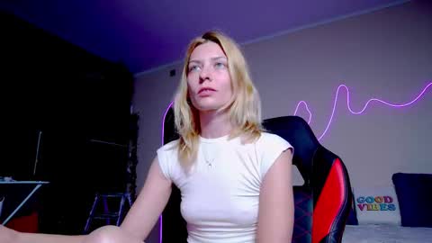 karoline121 online show from 09-30-25, 08:03