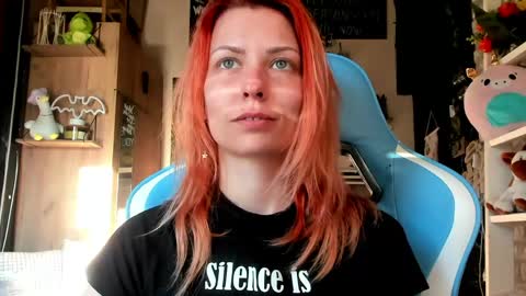 Snapshot of karoline121 chatting on 04-18-26, 04:11 karoline121 online show from 04-18-26, 04:11