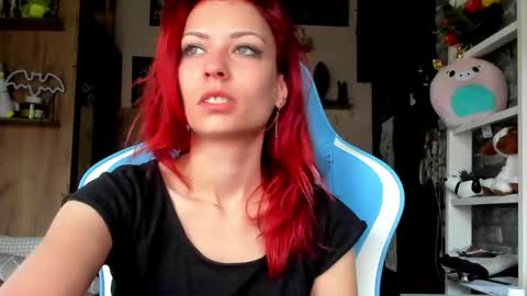 Snapshot of karoline121 chatting on 05-09-26, 04:06 karoline121 online show from 05-09-26, 04:06
