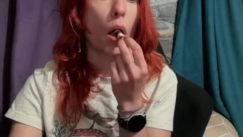 Snapshot of karoline121 chatting on 05-12-26, 07:05 karoline121 online show from 05-12-26, 07:05