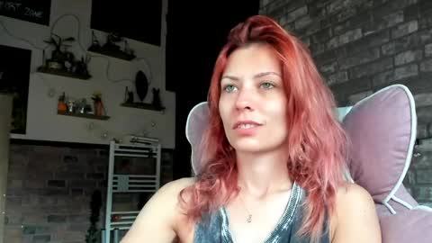 Snapshot of karoline121 chatting on 06-04-26, 03:23 karoline121 online show from 06-04-26, 03:23