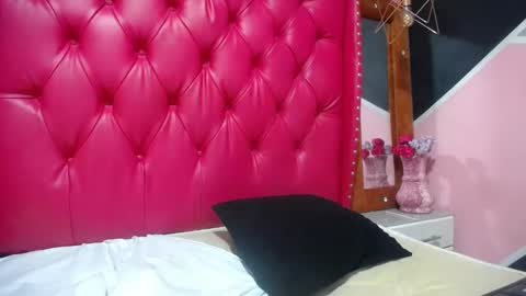 karoline_lov2 online show from 02-14-25, 10:47