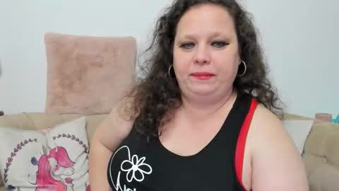 Snapshot of karolinejoyy chatting on 02-04-26, 11:42 KarolineJoyy online show from 02-04-26, 11:42