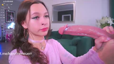 karolineneuer online show from 09-29-25, 01:11