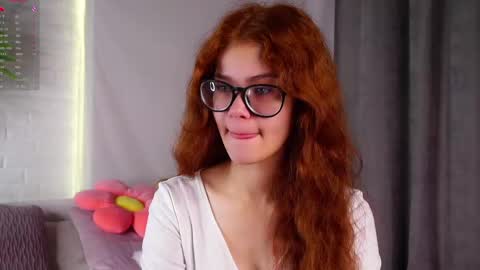 Snapshot of karolinerush chatting on 05-17-26, 01:18 lina online show from 05-17-26, 01:18