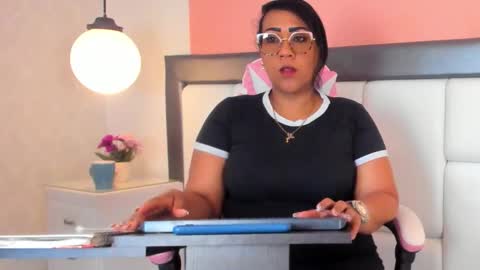 karolwest_ online show from 12-16-25, 11:59