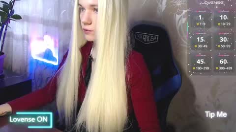 Caroline Fox online show from 03-22-26, 08:07
