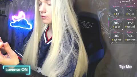 Caroline Fox online show from 03-24-26, 09:36
