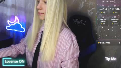 Caroline Fox online show from 03-29-26, 07:52