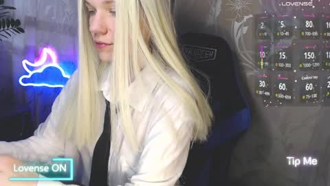 Caroline Fox online show from 04-04-26, 07:39