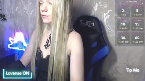 Caroline Fox online show from 05-16-26, 08:11