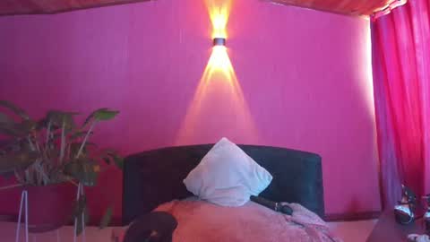 kassandra james online show from 06-17-26, 02:40