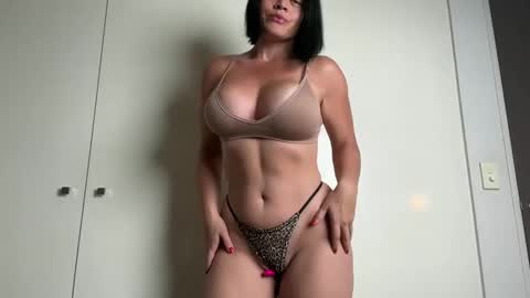 Snapshot of kat1987 chatting on 11-11-25, 11:21 Kat online show from 11-11-25, 11:21