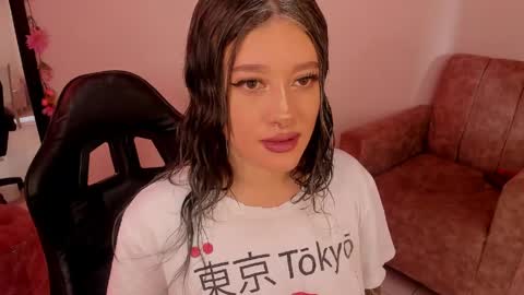 Alicia online show from 04-22-26, 05:47