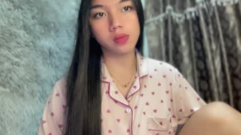 Snapshot of kat_hollandx chatting on 01-16-25, 03:13 Majesty online show from 01-16-25, 03:13