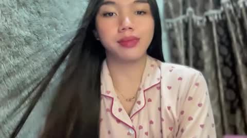 Snapshot of kat_hollandx chatting on 01-23-25, 10:01 Majesty online show from 01-23-25, 10:01