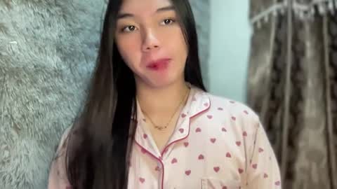 Snapshot of kat_hollandx chatting on 01-24-25, 08:44 Majesty online show from 01-24-25, 08:44