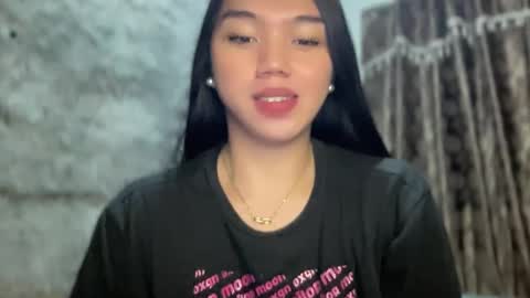 Snapshot of kat_hollandx chatting on 01-29-25, 09:01 Majesty online show from 01-29-25, 09:01