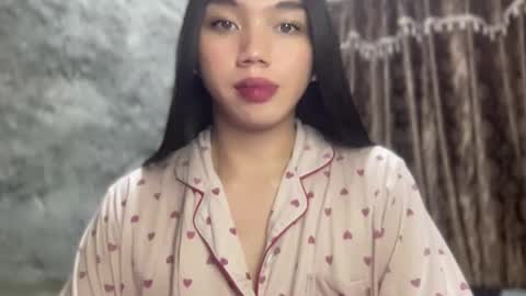 Snapshot of kat_hollandx chatting on 01-31-25, 11:03 Majesty online show from 01-31-25, 11:03