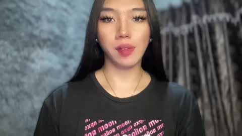 Snapshot of kat_hollandx chatting on 02-05-25, 09:04 Majesty online show from 02-05-25, 09:04