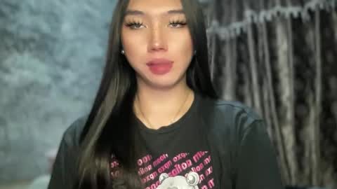 Snapshot of kat_hollandx chatting on 02-05-25, 12:17 Majesty online show from 02-05-25, 12:17