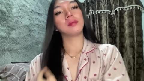 Snapshot of kat_hollandx chatting on 02-20-25, 02:24 Majesty online show from 02-20-25, 02:24