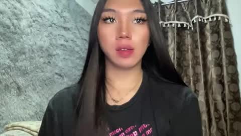 Snapshot of kat_hollandx chatting on 02-25-25, 05:25 Majesty online show from 02-25-25, 05:25