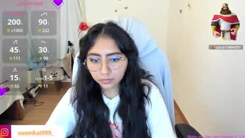 Snapshot of kat_ly_chan chatting on 03-07-25, 05:17 Kat online show from 03-07-25, 05:17