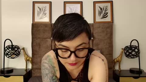 kat paradisse online show from 10-02-25, 08:27